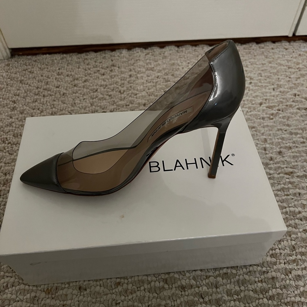 Manolo Blahnik Pacha PVC Cap-Toe Pump In Patent Silver - Picture 10 of 14